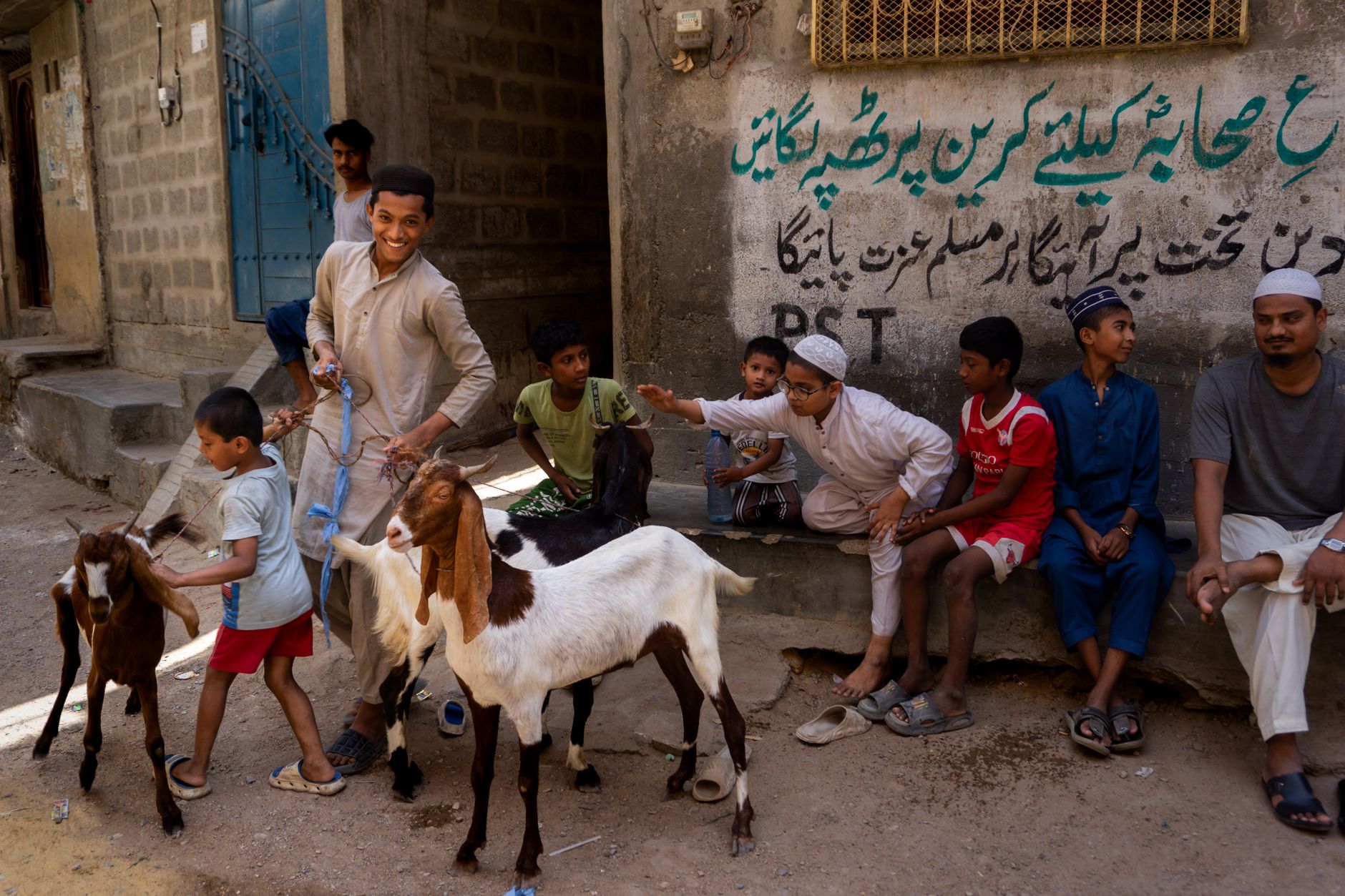 Eid Travel Tips: Booking Rides During Pakistan's Busiest Travel Days