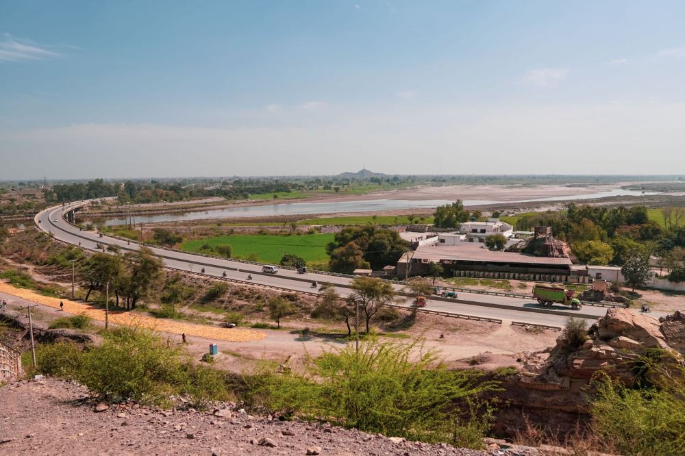 Jhang Commute Guide: Getting Around with Shareide
