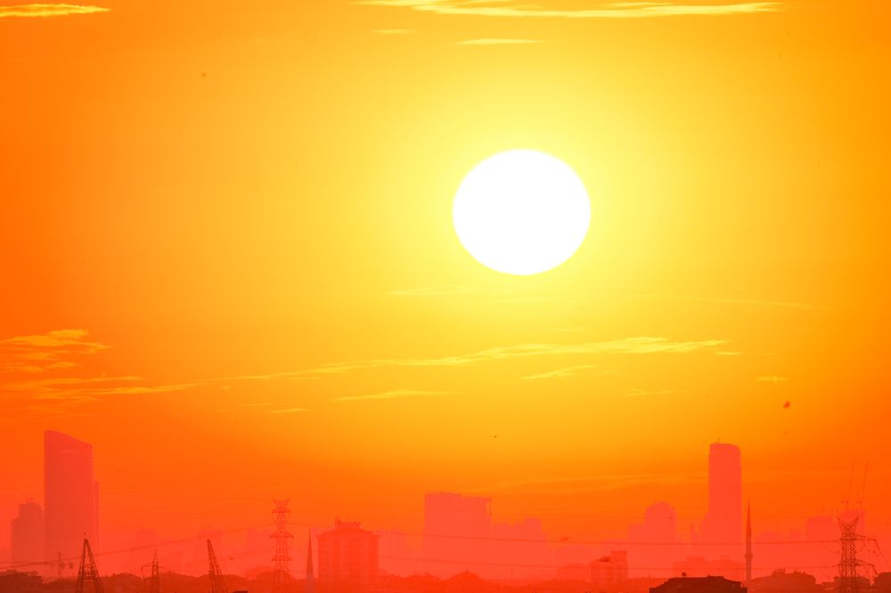 Karachi's Dry Monsoon and Heat: Commuting Through a Below-Normal Season
