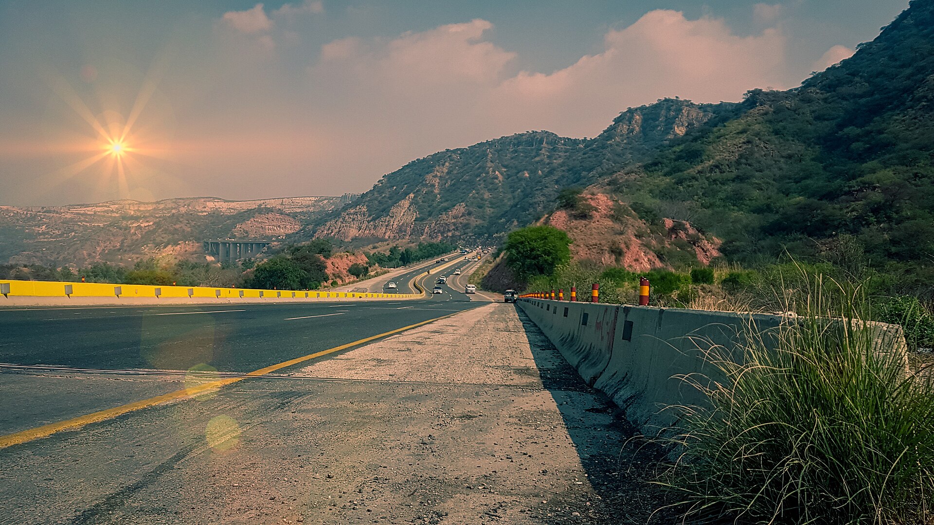 Lahore to Islamabad by Car: Carpool, Seat Price, Time and Fuel Cost