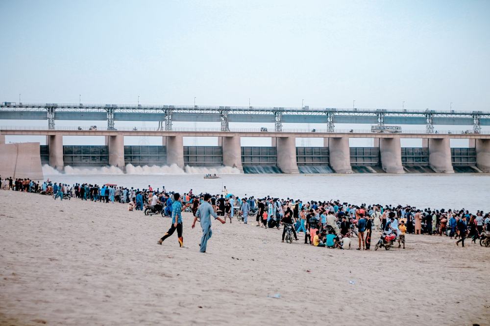Sukkur Commute Guide: Crossing the Indus with Shared Rides